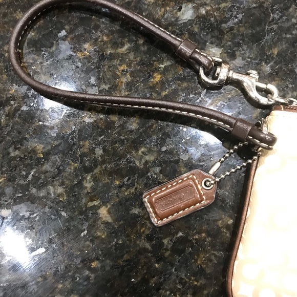 Coach wristlet with leather details - Picture 3 of 4